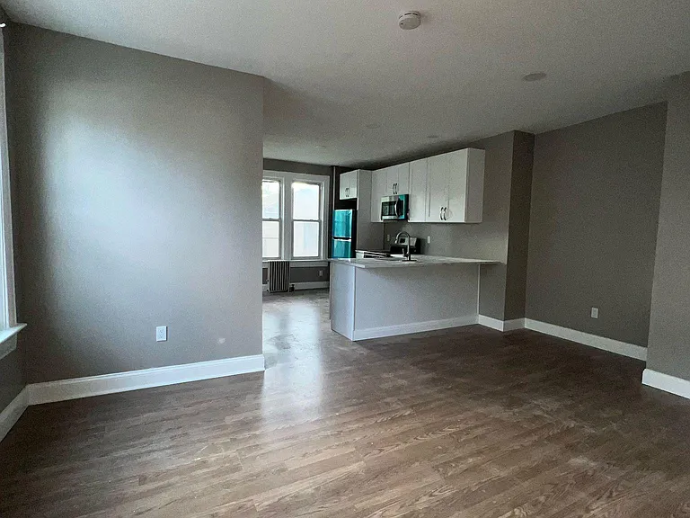 10 Olyphant Pl #R — Photo 14