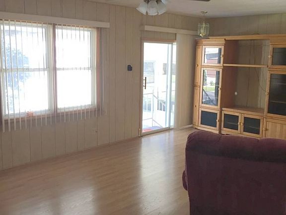 5th image of 23 Henry Dr