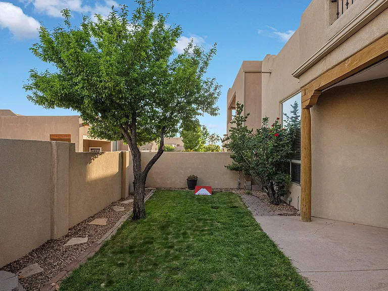 8860 Desert Fox Way NE — Photo 42