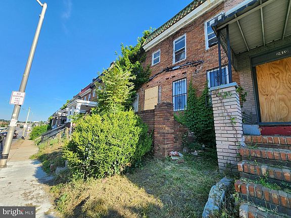 5th image of 2412 W Franklin St