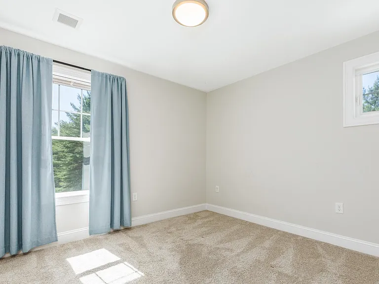 2 Cole Ln — Photo 32