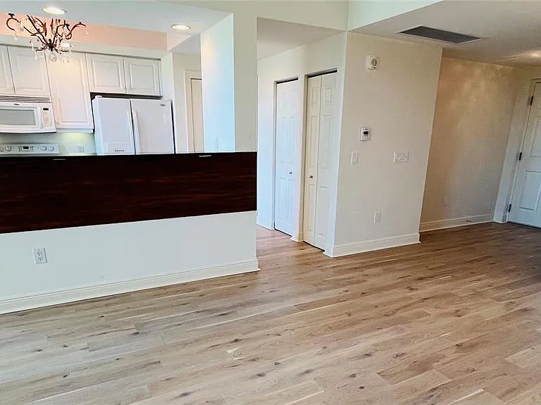 800 N Tamiami Trl #205 — Photo 2