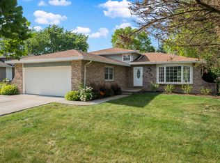 654 Winthrop Ave, Glendale Heights, IL 60139