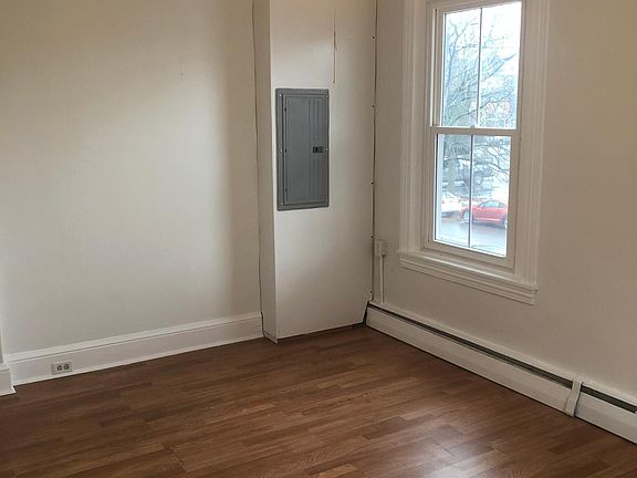 3rd image of 153 Main St APT 3