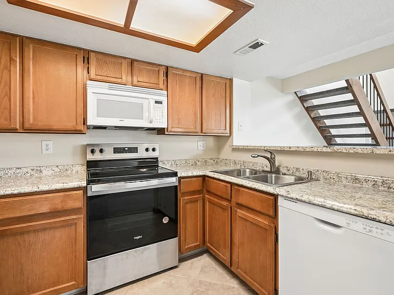 5902 Gunbarrel Ave #E — Photo 12