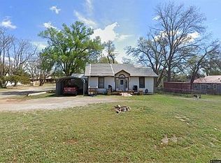 614 N 3rd St, Sayre, OK 73662