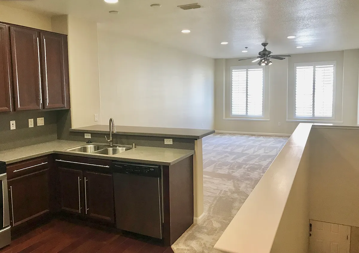Building Photo - 1602 Hudson Cir