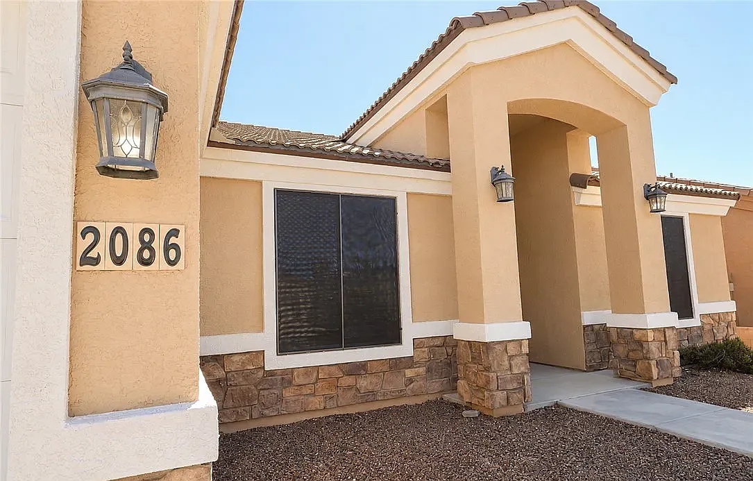 4 bed, 1914 sqft, $2,300 — Photo 2