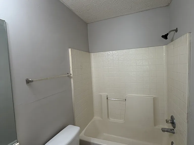 12 Point Place Dr — Photo 16