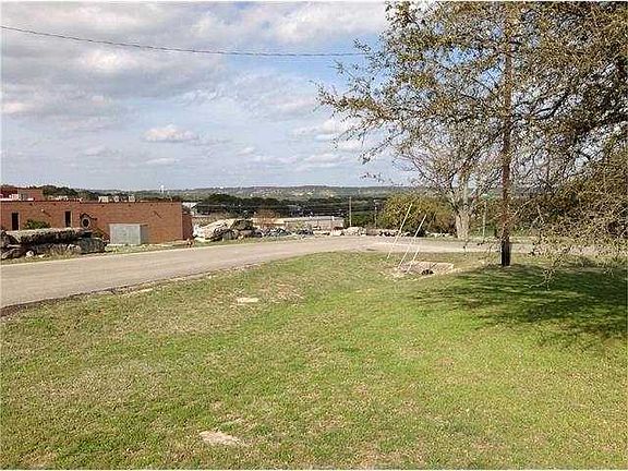 2nd image of 100 Donna Dr