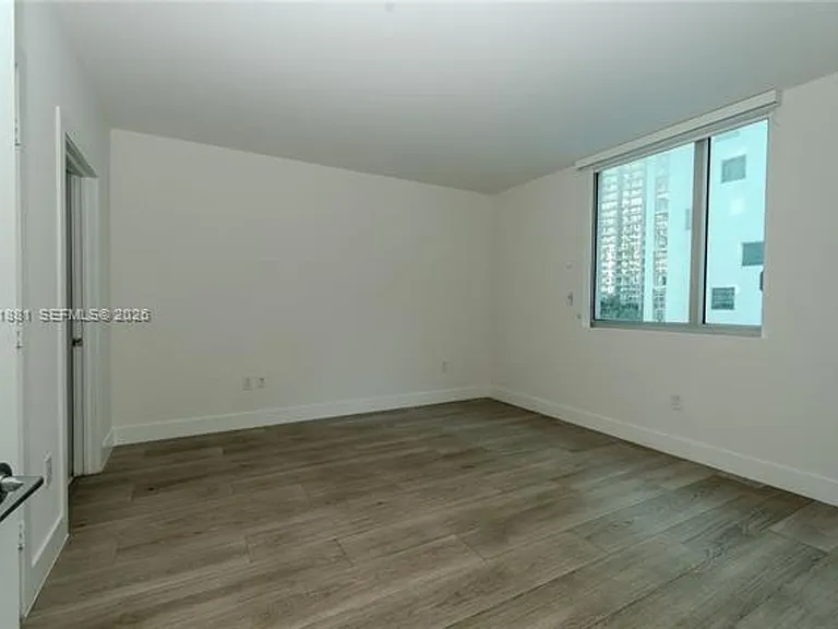 500 Brickell Ave #1407 — Photo 24
