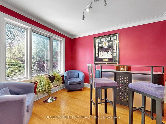 3rd image of 534 Deloraine Ave S