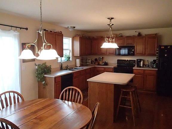 3rd image of 660 Wild Horse Creek Dr