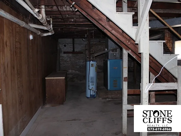 1607 W Main St — Photo 27