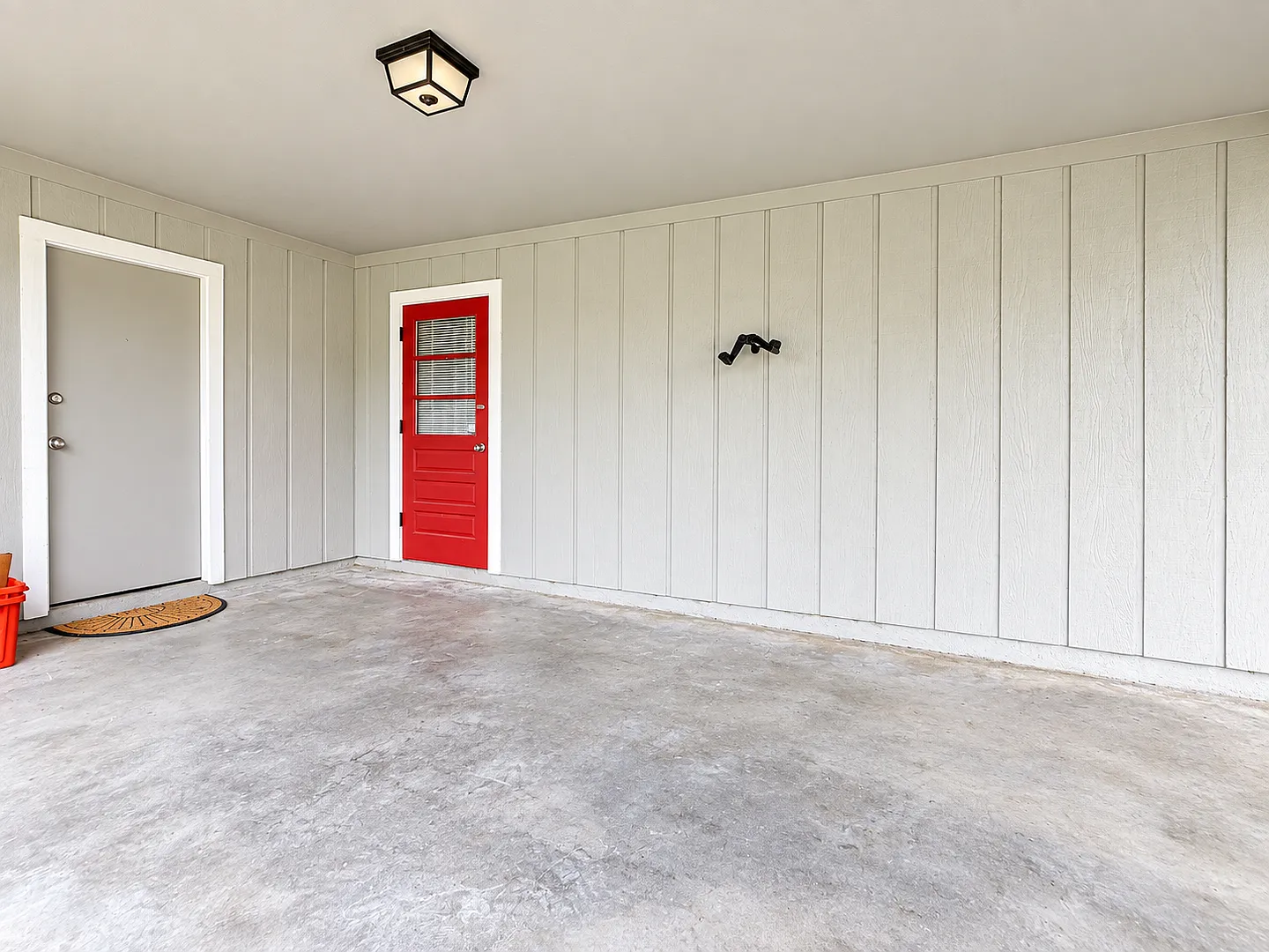 Charming 2-Bedroom, 2-Bath Home in Northwood Pines — Photo 2