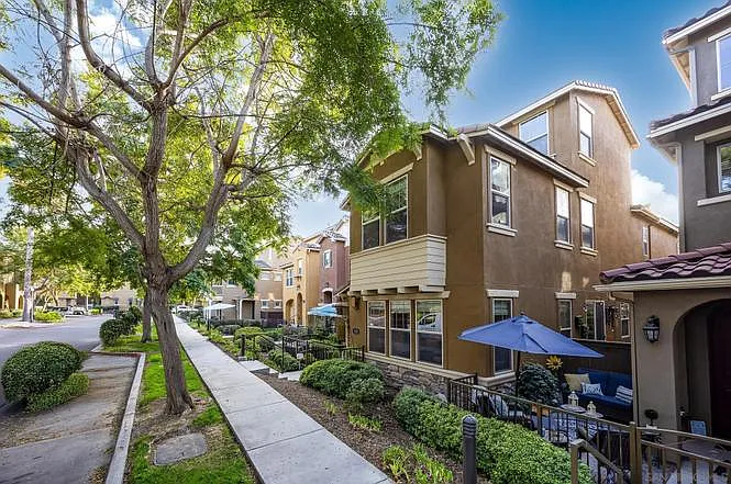 Building Photo - 1813 Cyan Ln #1