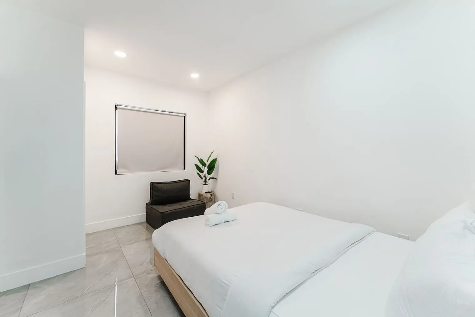 4 bed, 3.0 bath, $11,393 — Photo 4