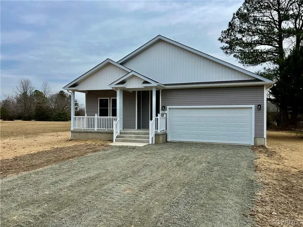 24 Lake Dr, Colonial Beach, VA 22443