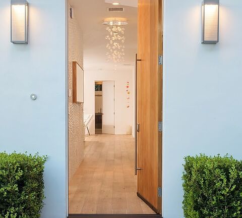 4th image of 1773 N Crescent Heights Blvd