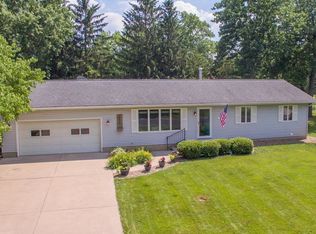 550 E 6th St, El Paso, IL