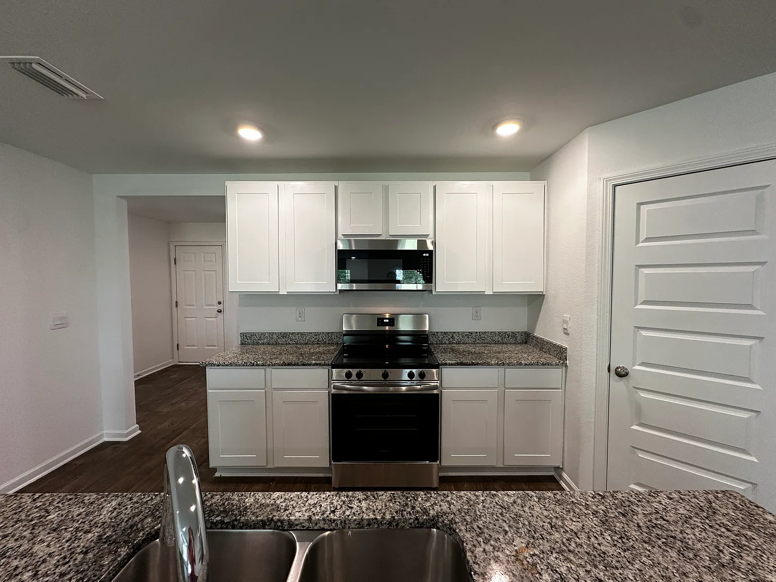 Available Now! 4 Bed / 2 Bath In Daphne's Oldfield Subdivision! — Photo 4
