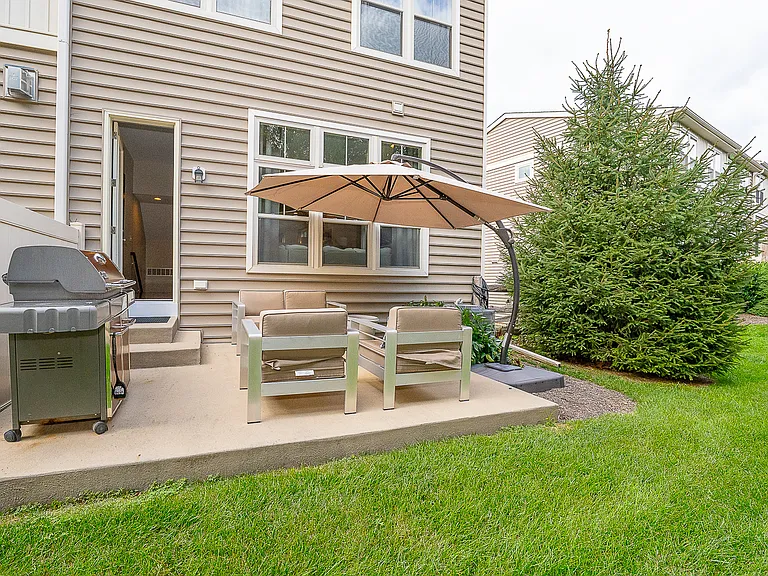 9 Treyburn Dr — Photo 38