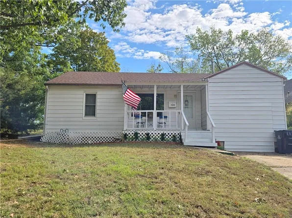 724 S 4th St, Independence, KS 67301