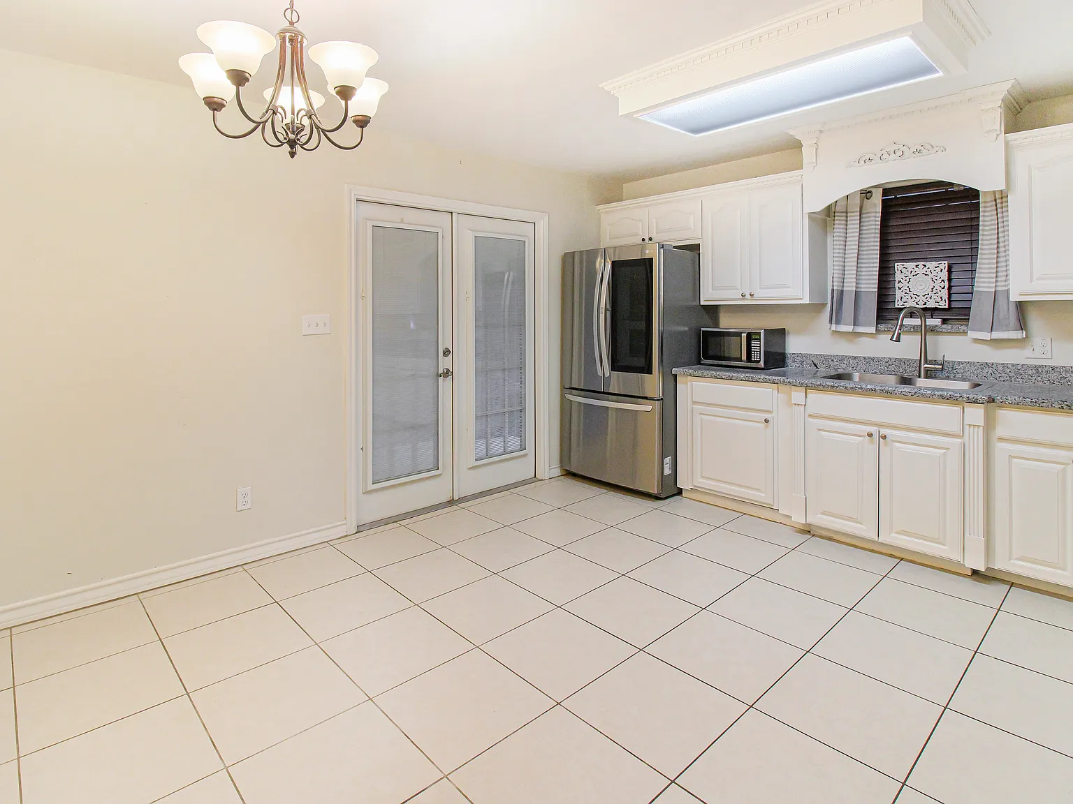 3 bed, 1500 sqft, $1,700 — Photo 3