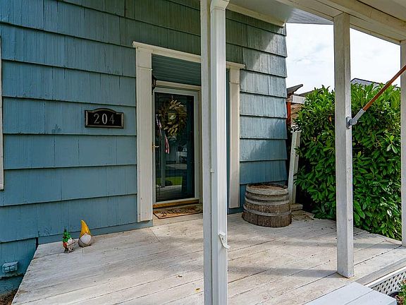 2nd image of 204 Barth Ave
