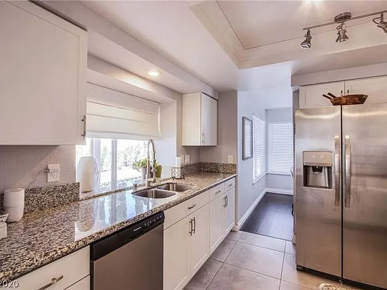2437 Twin Flower Cir — Photo 10