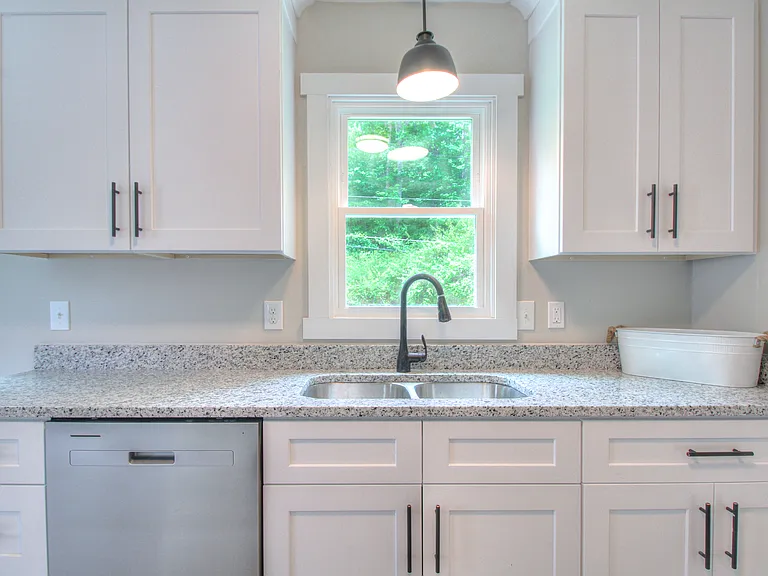 1016 Sharon Dr — Photo 5