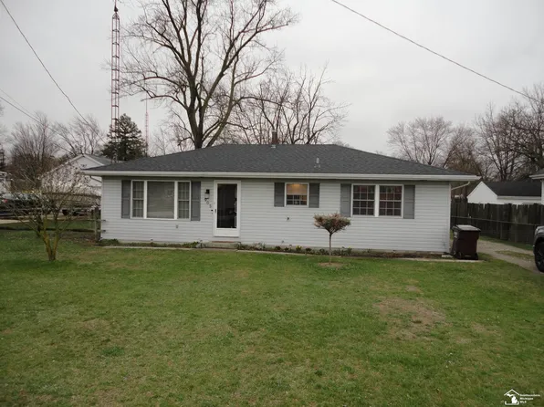 905 Dempster St, Temperance, MI 48182