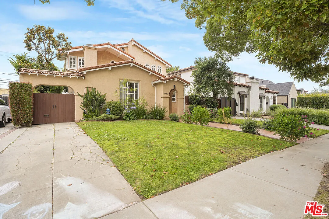5 bed, 4.0 bath, 3190 sqft, $11,500 — Photo 3