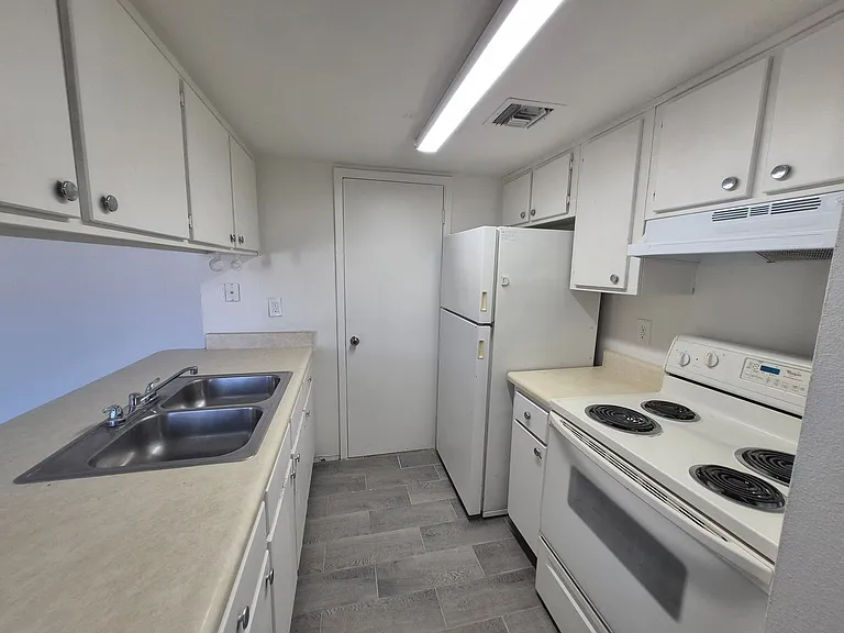 266 S 6th Ave — Photo 14