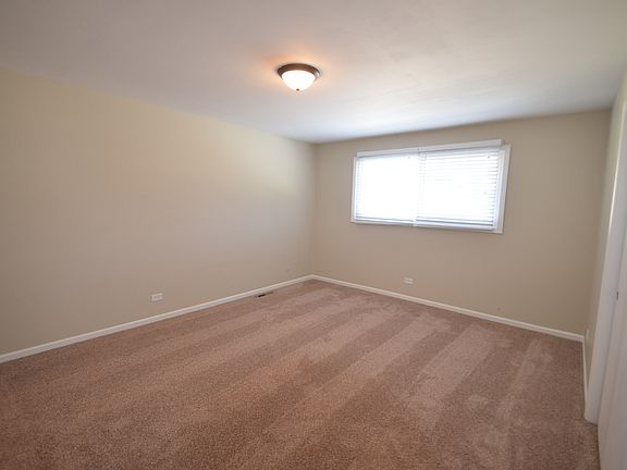 5th image of 10113 S 86th Ct