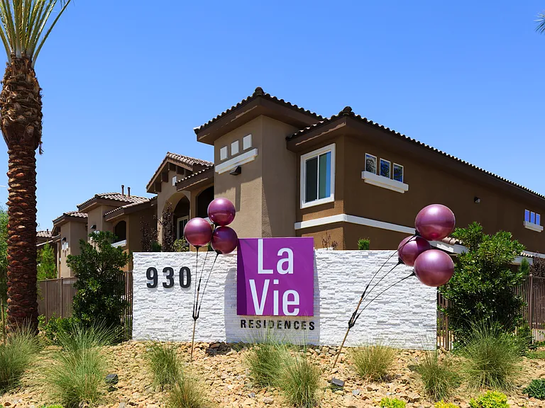 La Vie Residences