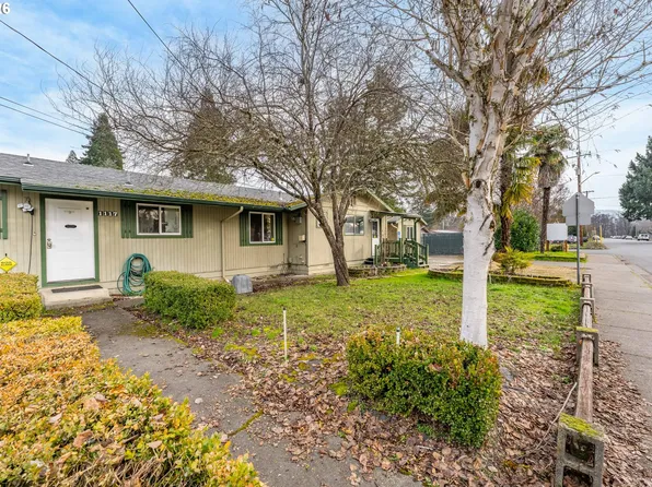 1117 SW Greenwood Ave, Grants Pass, OR 97526