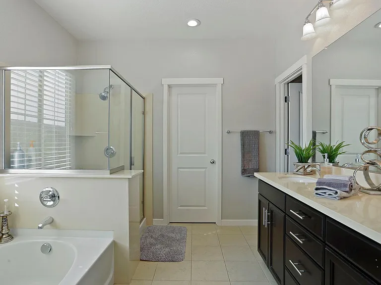 18263 Commercial St — Photo 9