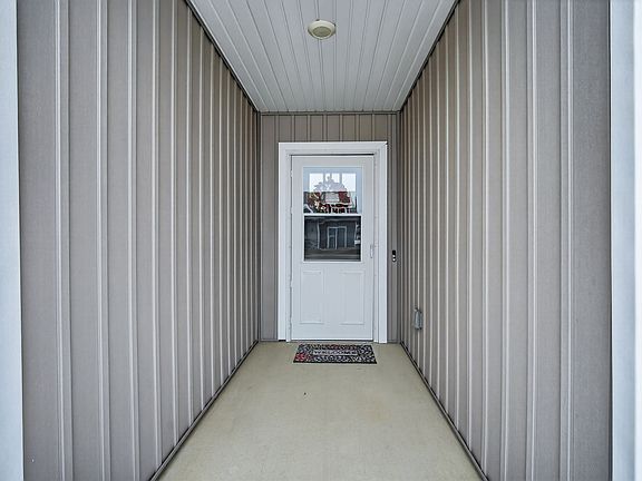 3rd image of 3318 NW Linwood Ln