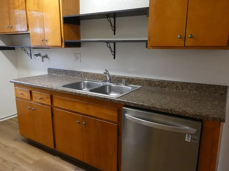 19XX E Rose Ave — Photo 5