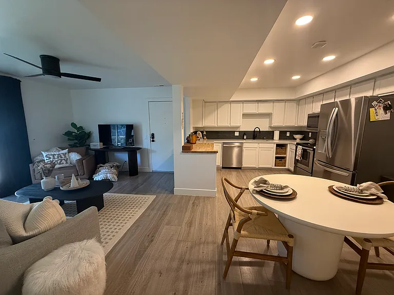 1705 E Woodbridge Dr #16 — Photo 2