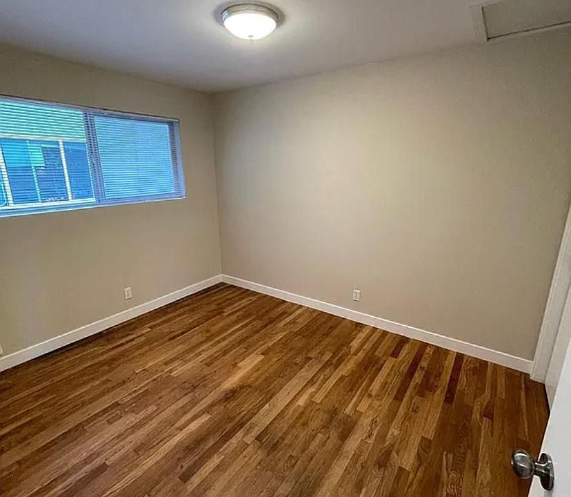 1st image of 410 420th St #205