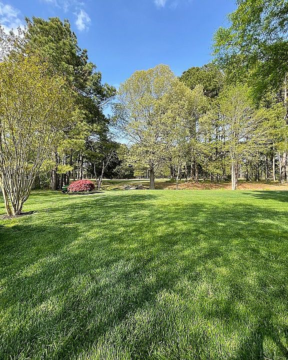 2nd image of 25330 Fairway Dr