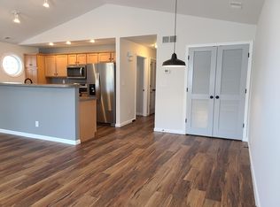 6502 Brook Bend Way UNIT 208, Louisville, KY 40229