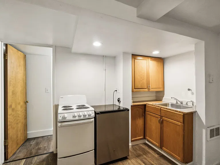 Capitola Apartments — Photo 14