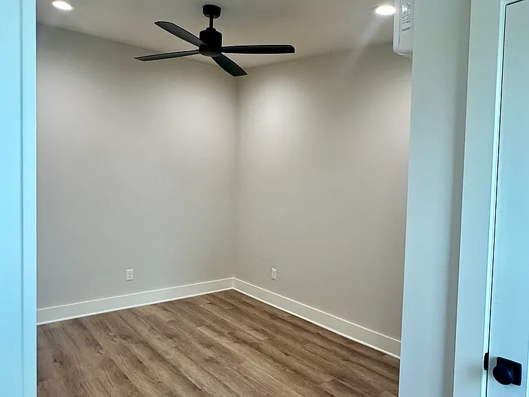 15 Vine St NE #15 — Photo 12