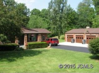 8827 N Middlefork Rd, Dupont, IN 47231