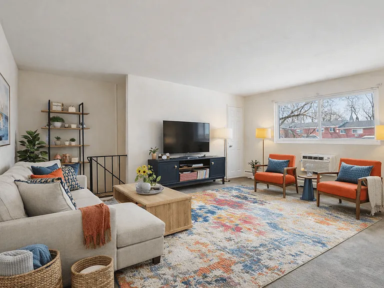 Hillcrest Apartments — Photo 12
