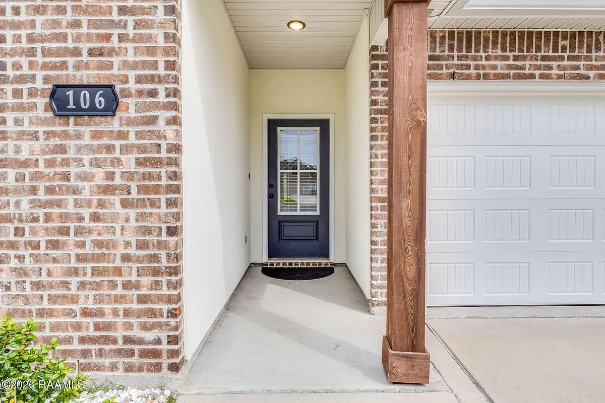 Building Photo - 106 Virtuous St