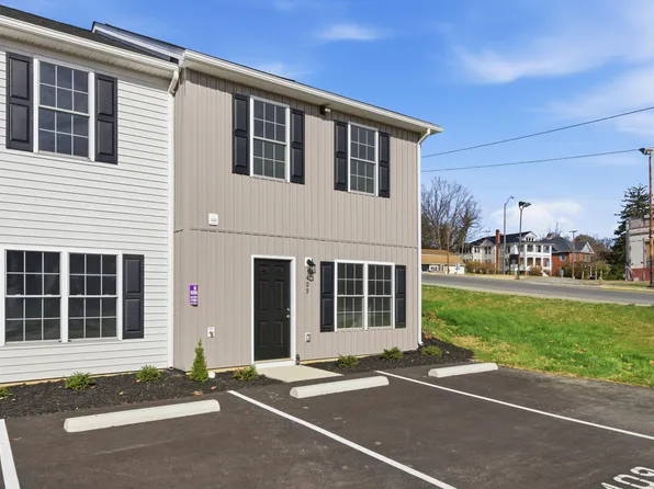 409 N Washington Ave #12, Pulaski, VA 24301